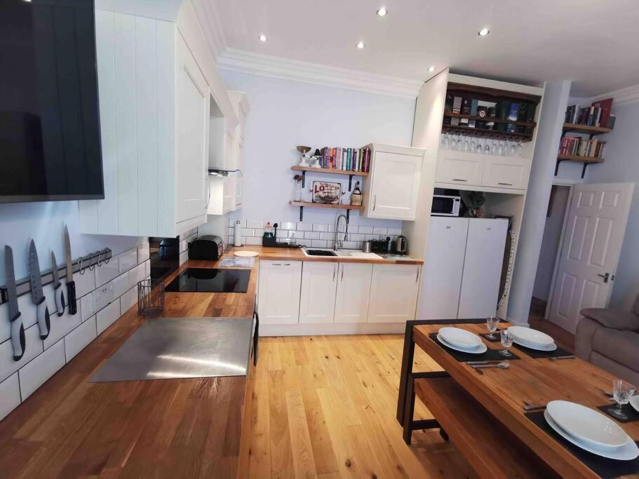 Number 7 Torquay Stunning Sea Views Apartamento Exterior foto