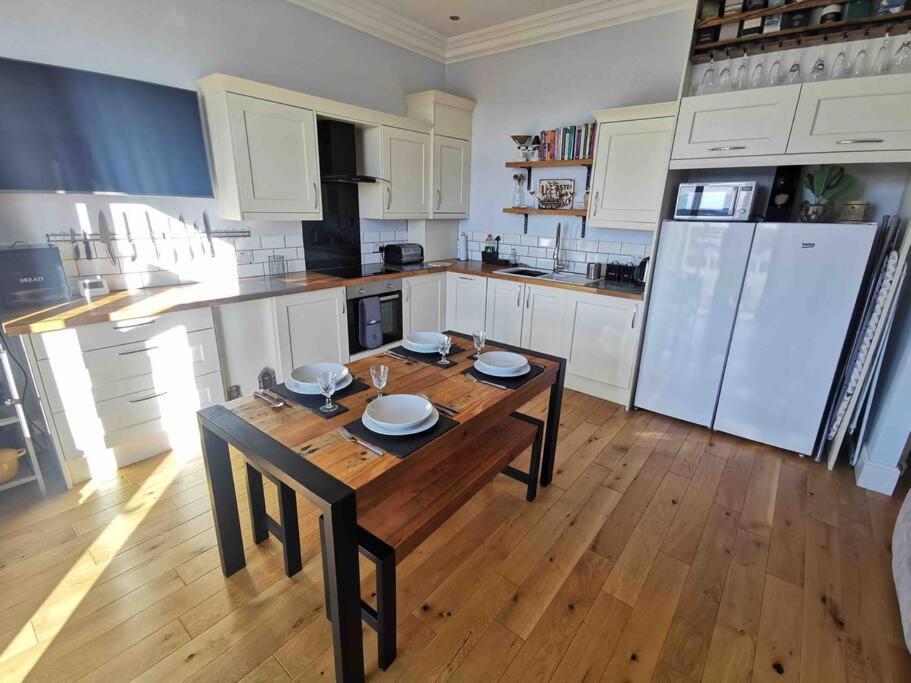 Number 7 Torquay Stunning Sea Views Apartamento Exterior foto