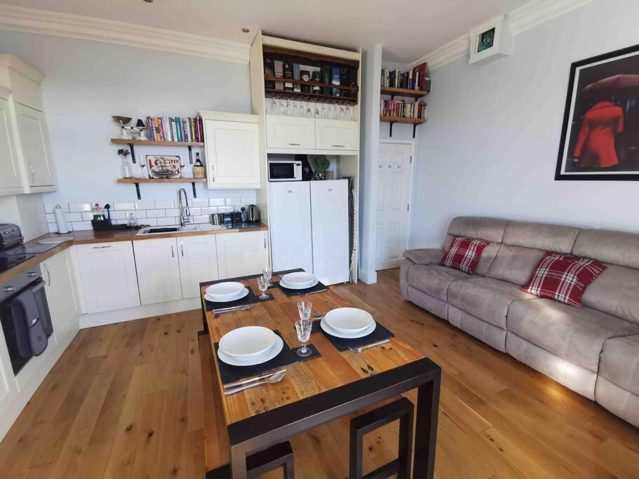 Number 7 Torquay Stunning Sea Views Apartamento Exterior foto